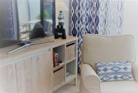 tv bench white washed