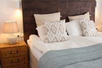 headboard dark wood